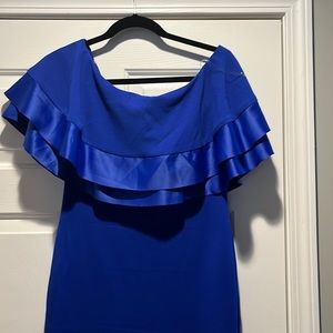 Royal dress off the shoulders